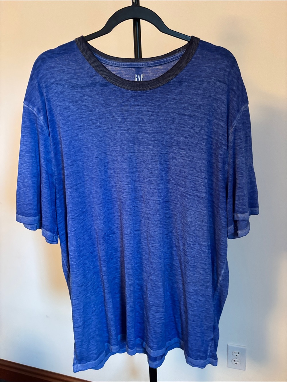 GAP Men’s Heather Royal Blue Short Sleeve Crew Tee with Dark Navy Trim
